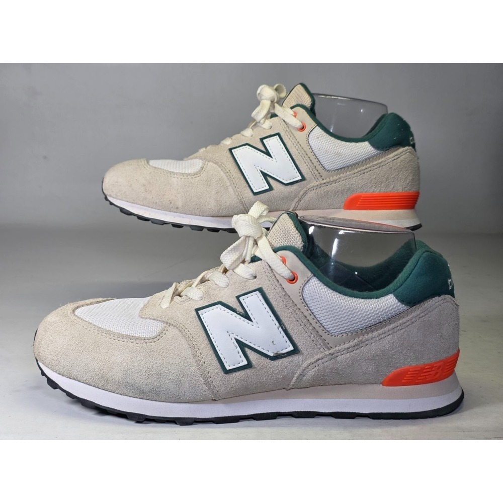 New Balance 574 Men's Sneakers Size 7 M Beige White Suede Fabric Running Shoes - Picture 2 of 13